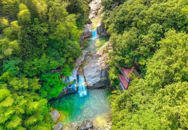 “黄山情侣”太平湖，黄山情侣太平湖 祖国各地（我们一起度过的每个盛夏）