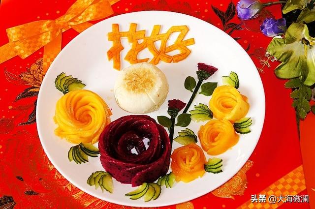 果盘制作简单做法，ktv果盘西瓜皮拉花制作教程（教你一道超简单的花好月圆拼盘）