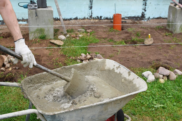 水泥的原料有哪些，水泥的化学成分（白糖能阻碍水泥凝固）