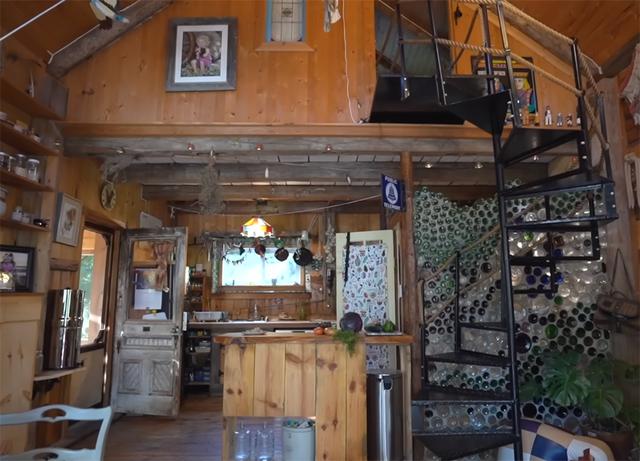 太阳能小屋设计，别墅低成本装修风格（夫妻俩买下田园小木屋）