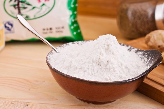做菜用的生粉是什么粉,菜谱中的生粉是什么(用错了会毁掉一锅菜)