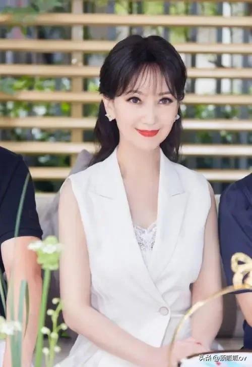 陈小春对张柏芝是真爱吗，美到极致的香港3大美女明星