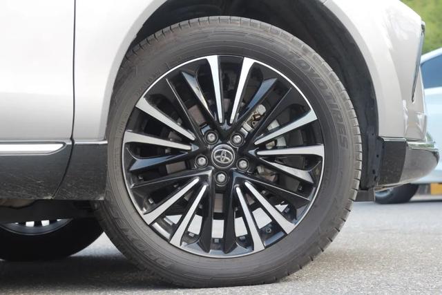 广汽丰田suv，广汽丰田suv有几款（这才是中型SUV该有的样子）