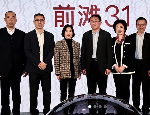 年纪小却有气场的女生，年纪轻轻就有强大气场的人（身高最矮气质却高贵霸气）