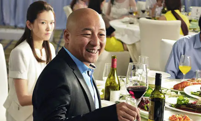 《奋斗》播出15年，10位演员境况差距大，两人塌房，女5号成赢家