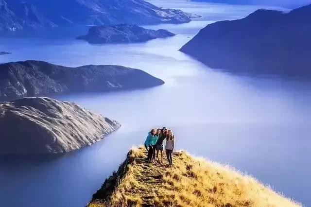 秋天是一个什么样的季节，秋天是一个什么样的季节写一段话（分享绝美秋色：叠翠流金）