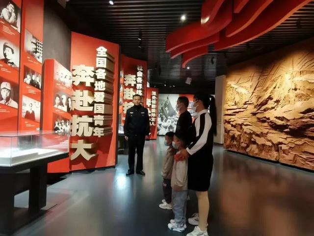 河北事业单位考试怎么查看报名人数，河北省公务员怎么查看报名人数（用辛勤汗水浇灌最美“警”色）