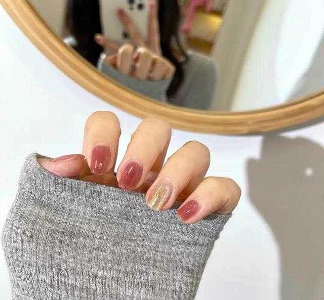 美甲单色款式图片，好看纯色美甲款式盘点（美甲♥温柔纯色系）