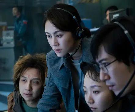 在等月亮吗什么梗，一起去看月亮吧是什么梗（《独行月球》首波口碑出炉）