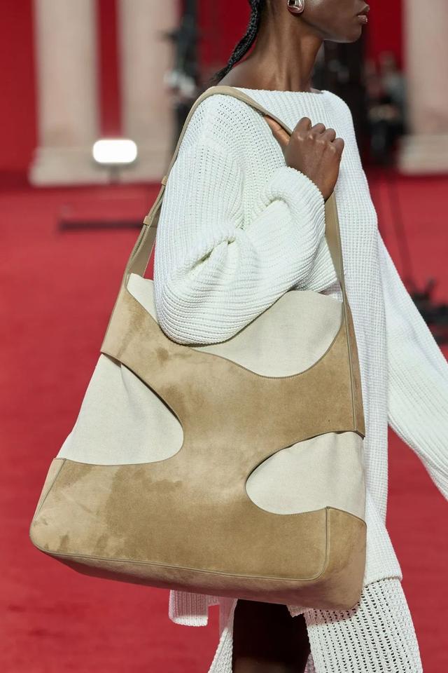 element是什么牌子，ELEMENT是啥牌子的电视（95岁的FERRAGAMO）