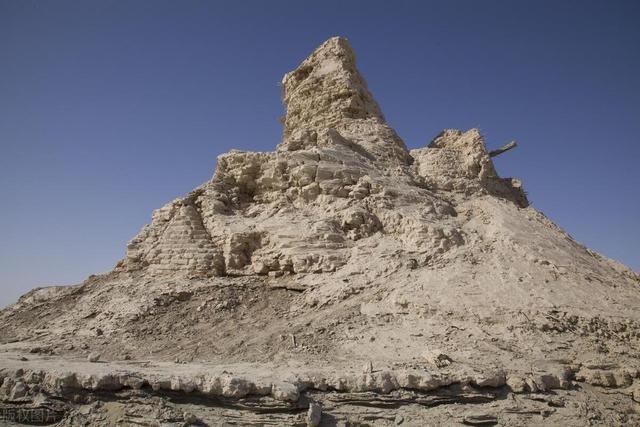 古代沙漠中的楼兰在哪里，神秘的楼兰古国一夜消失