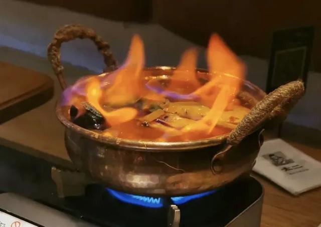 冬阴功汤的功效，冬阴功汤的功效与作用（那就在花都喝冬阴功解下瘾）