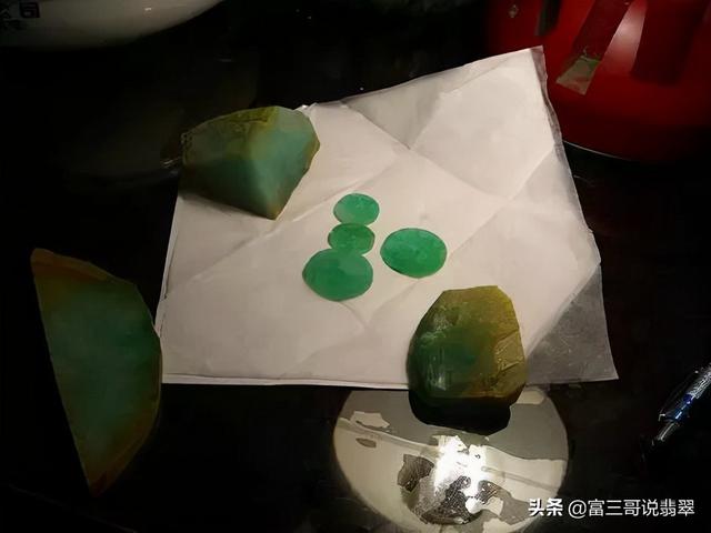 翡翠原石切割技巧，翡翠原石切（翡翠原石怎么切最合理）