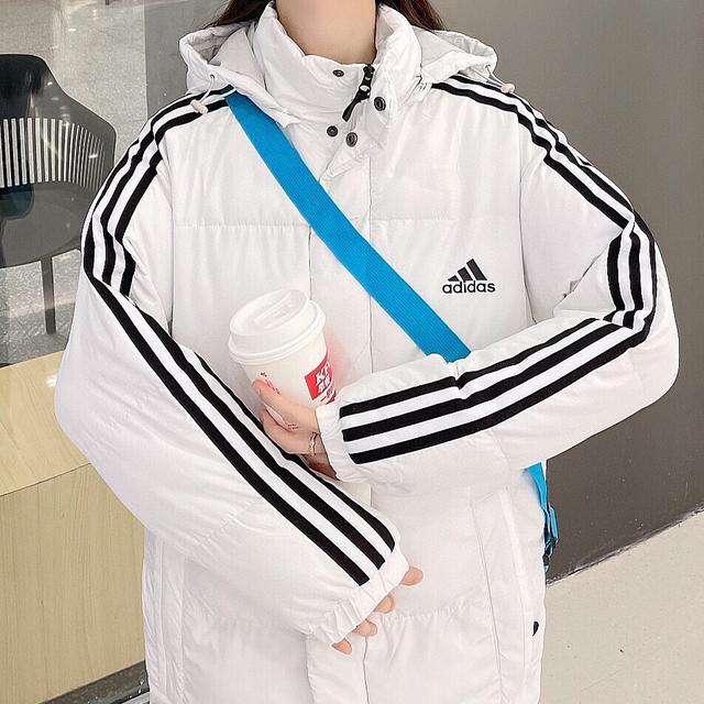 阿迪达斯羽绒服，如何判断adidas羽绒服真伪（阿迪达斯专柜经典款三条杠羽绒棉服面包服）