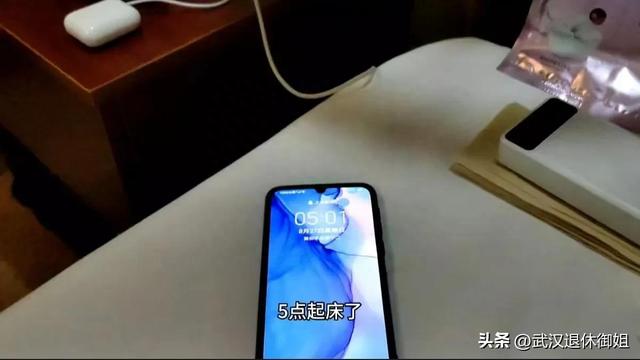 随团去婺源四日游第二天5点起床进四个购物店 发生冲突差点打起来