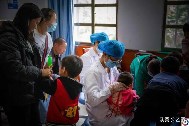 胎儿缺氧的表现与症状，孕妇缺氧的表现与症状图片（医生看到羊水意识到不妙）