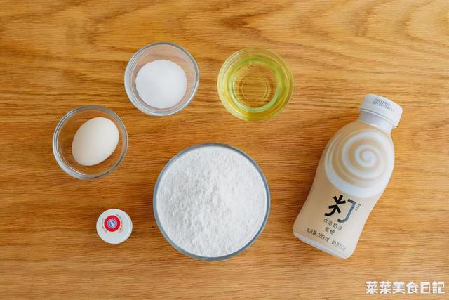 奶绿的做法和配方，椰香奶绿做法（随手一拌就搞定）