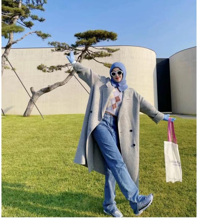 蓝色配什么颜色比较好看，天蓝色配什么颜色好看（蓝色搭配这6个颜色）