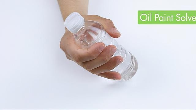 乳胶漆弄衣服上怎么清除干净，乳胶漆弄在衣服上怎样能洗干净（怎么去除衣服上的油漆污渍）