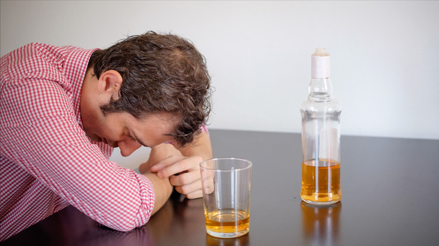 牛蒡根泡水喝竟有6个害处，补肾壮阳的最佳方法（高血压常做4件事比吃盐多还危险）