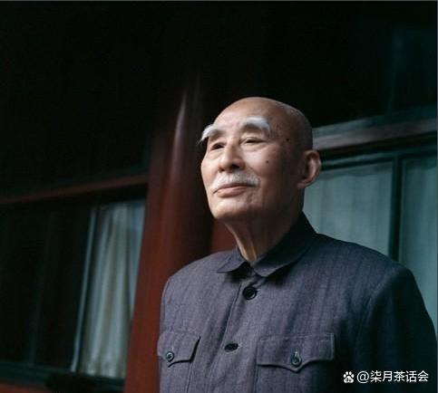 稻草人的作者是谁，稻草人作者是谁（稻草人的作者是谁呢）