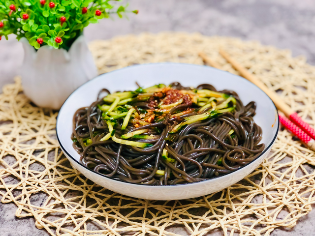 怎么自己做麻椒粉阿，自己怎么做麻辣粉（吃凉皮不如吃蕨根粉）