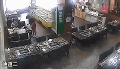 酒精着火怎么灭，酒精着火怎么灭火的（酒精在身上着火的处理方法）