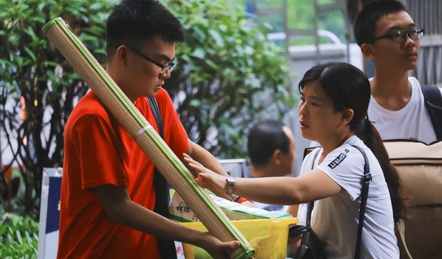 贫困生助学金什么时候发放，山东女子学院贫困生助学金什么时候发放（要做好2022年大一新生资助工作）