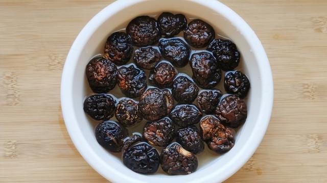 鹌鹑蛋煮多久熟，秋冬季节常给孩子吃