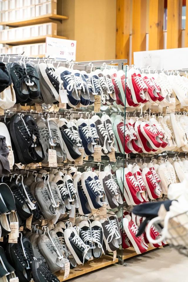 暇步士女鞋价格表，暇步士女鞋价格表和图片（贵友给你夏日不宅家的理由）