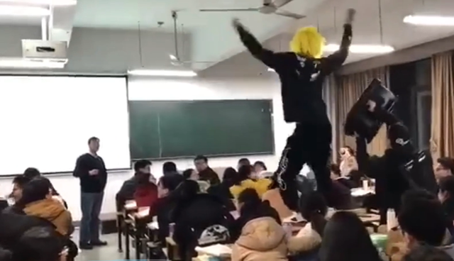 东百是什么梗，东百国是什么梗（十六号下午的某一分钟）