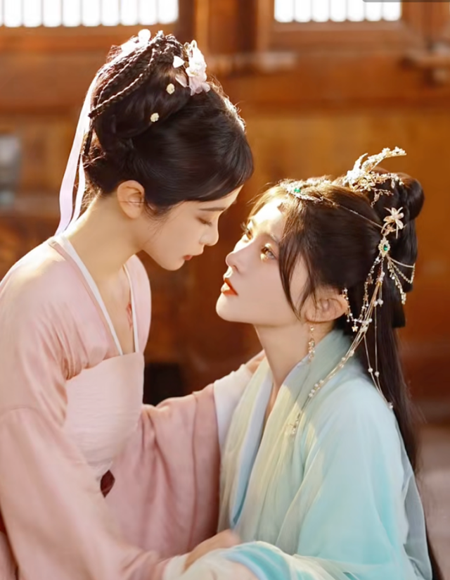 神仙古风戏子女图,古风戏子真人图片高清(双女主设定新奇)