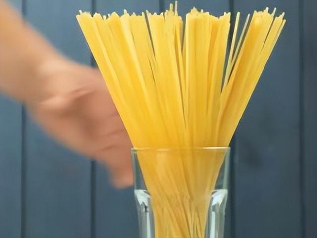 面条煮多久能熟，鲜面条需要煮多长时间（一般挂面煮多久就煮熟了）