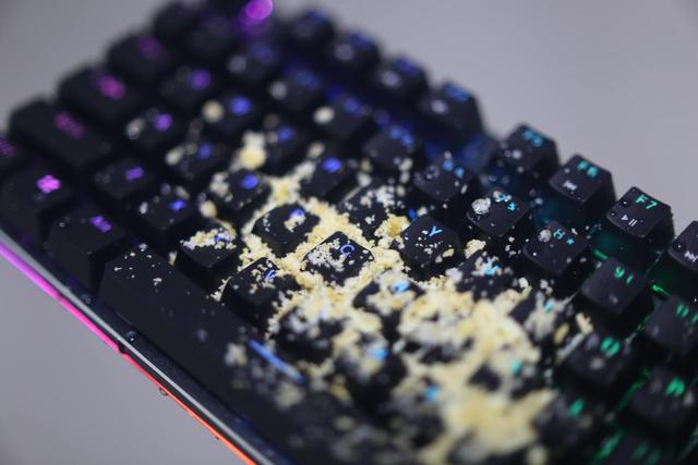 台式机调亮度按f几，笔记本调亮度（雷柏V520RGB合金版）