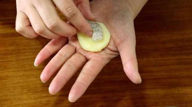 培根土豆的最简单的吃法，土豆别再炒着吃了