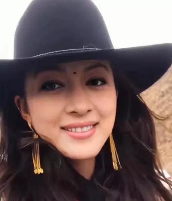 饰李萍,白冰冰饰美美,李又麟饰梅有才,林光宁饰何父,李威仪饰何母