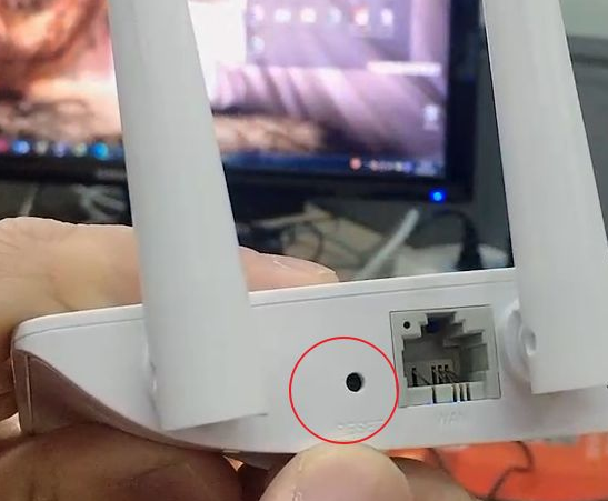 华为路由器重置，华为移动路由器如何重置（如何才能给路由器恢复出厂设置）
