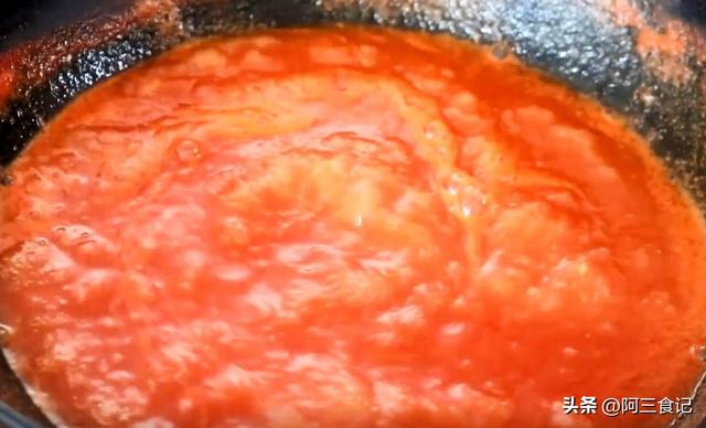 西红柿酱的家庭制作，西红柿酱的家庭制作放盐吗（番茄酱别买着吃了）