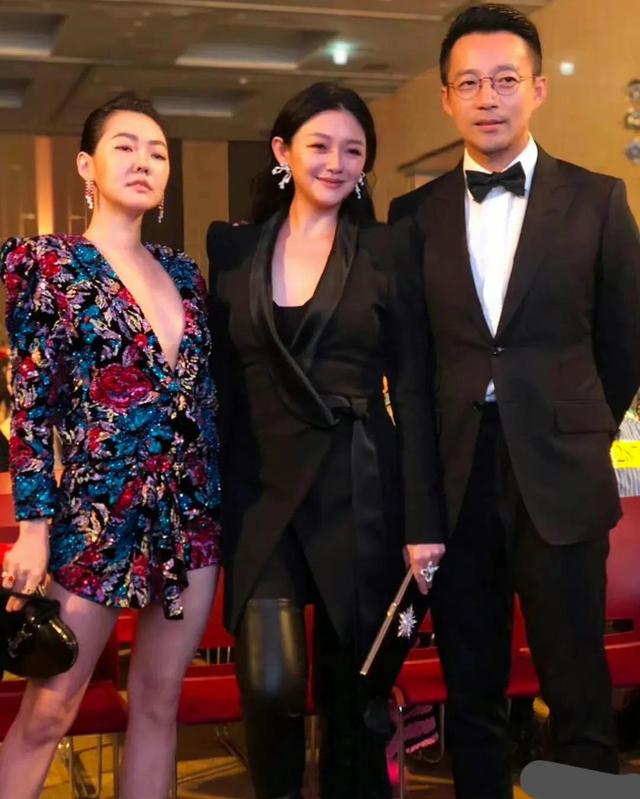 大s现身机场现状，大S妈妈说不会让汪小菲进大S台北的家门