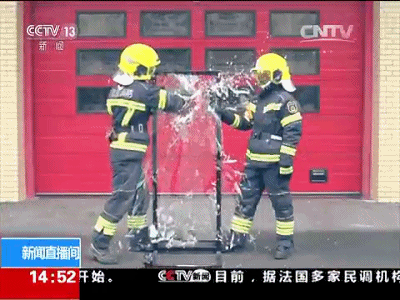 手被门夹了怎么处理，被门夹住手指应该怎么办（孩子手指被门夹）