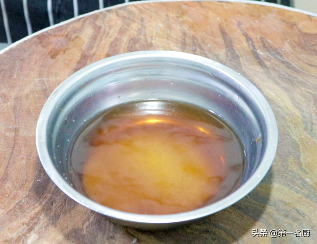 炖排骨汤的做法，清炖排骨汤的做法（放料越多越难吃）