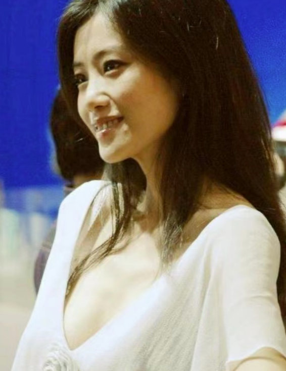 张嘉译的妻子，知名演员杜珺：与张嘉译离婚后（张嘉译的妻子是谁呀 个人资料）