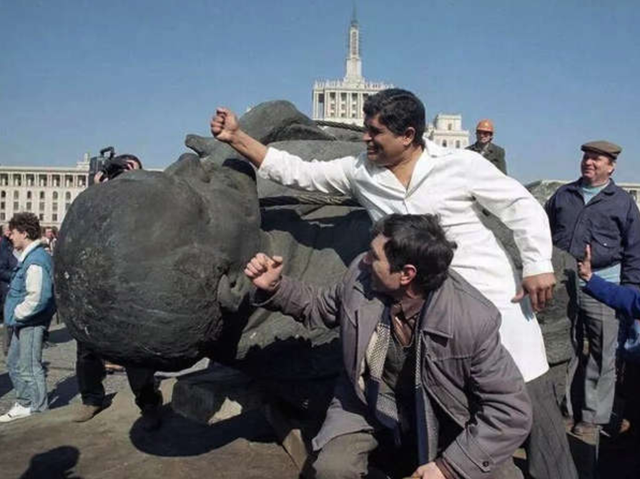 蒙古什么时候从中国独立的，蒙古国什么时候从中国分出去的（外蒙古为何才宣布独立呢）