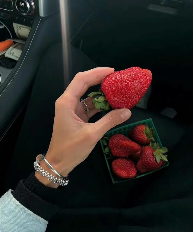 ins风c文案，直接封神的小众ins风文案