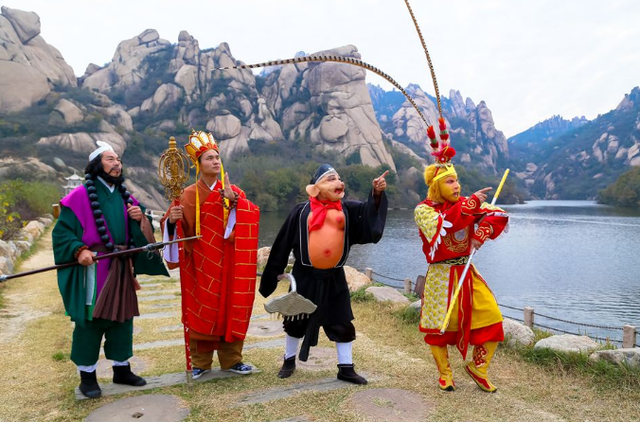 中国四大盆地，中国四大盆地的特点口四字词语（我国的四大盆地）