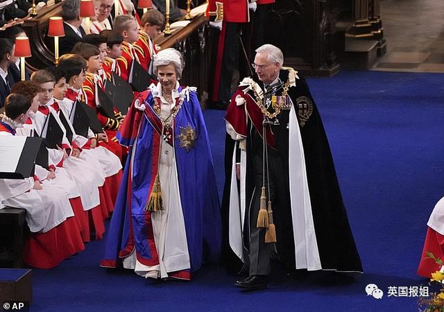 英国现任国王是谁，英国新任国王查尔斯简介（“70年太子”终于加冕成英国国王）