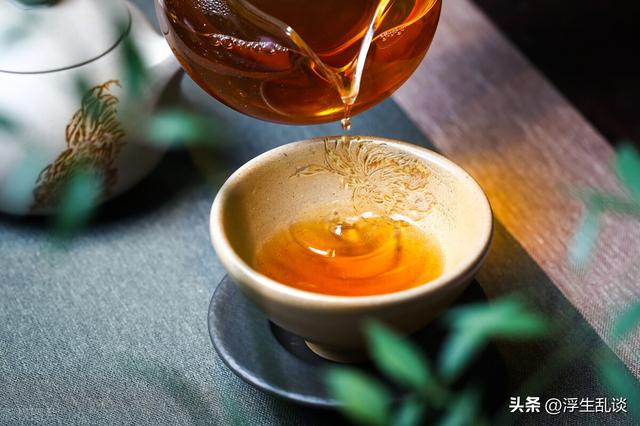 慢生活悠闲惬意句子，形容休闲慢生活的句子（50句与茶有关的惬意慢生活文案）