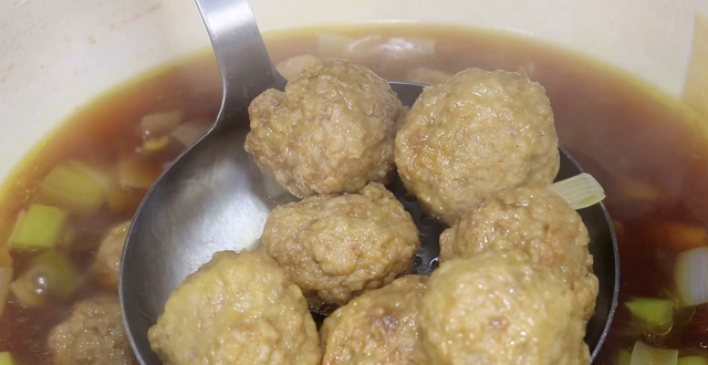 肉丸子怎么做又滑又嫩，肉丸子如何做的又嫩又滑（这才是肉丸子正确做法）