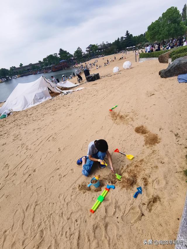 十一假期出游可畅玩银杏湖乐园，湖光山色风景迷人