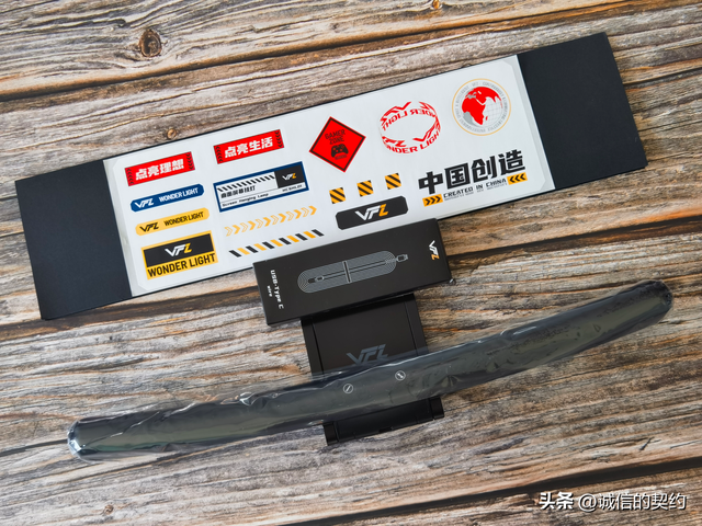 暖白光和白光的区别，灯泡白光与暖白光的区别（说说我使用VFZ屏幕挂灯的感受）